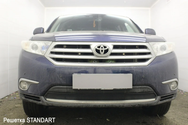 Защитная сетка радиатора для Toyota Highlander II (U40) Рестайлинг Черный Стрелка 11 TOYHIG10.black