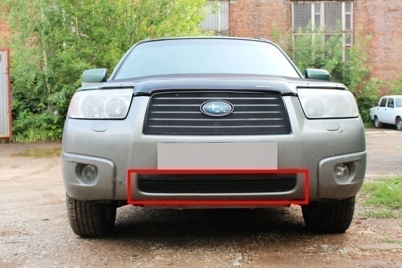 Защитная сетка радиатора низ для Subaru Forester II Рестайлинг Черный Стрелка 11 SUBFOR05.bot.black