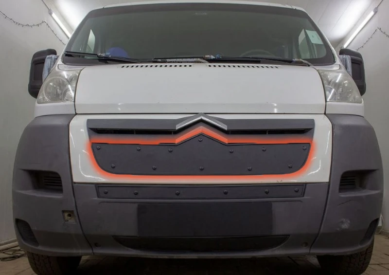 Зимняя заглушка радиатора к съемной сетке верх для Citroen Jumper  II Черный Стрелка 11 CJUMP06.top