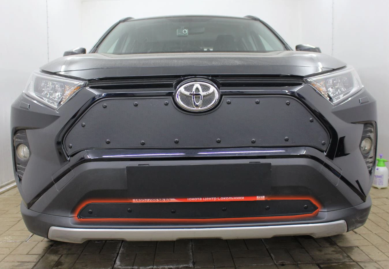 Зимняя заглушка радиатора к съемной сетке низ для Toyota RAV4 V (XA50)