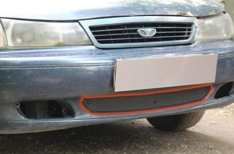 Зимняя заглушка радиатора к съемной сетке для Daewoo Nexia I Черный Стрелка 11 DNEX94
