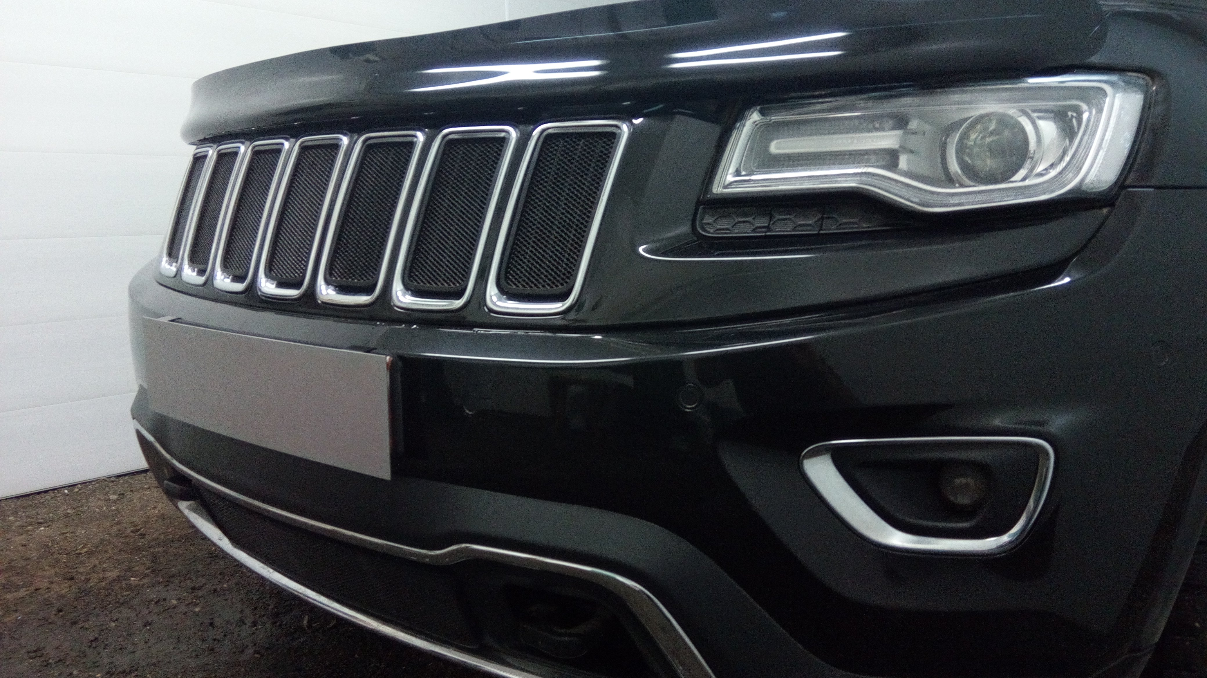 Защитная сетка радиатора верх для Jeep Grand Cherokee IV (WK2) Рестайлинг