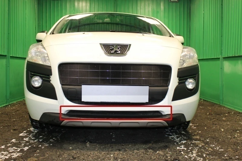 Защитная сетка радиатора низ для Peugeot 3008 I Черный Стрелка 11 PEU3008.bot.black