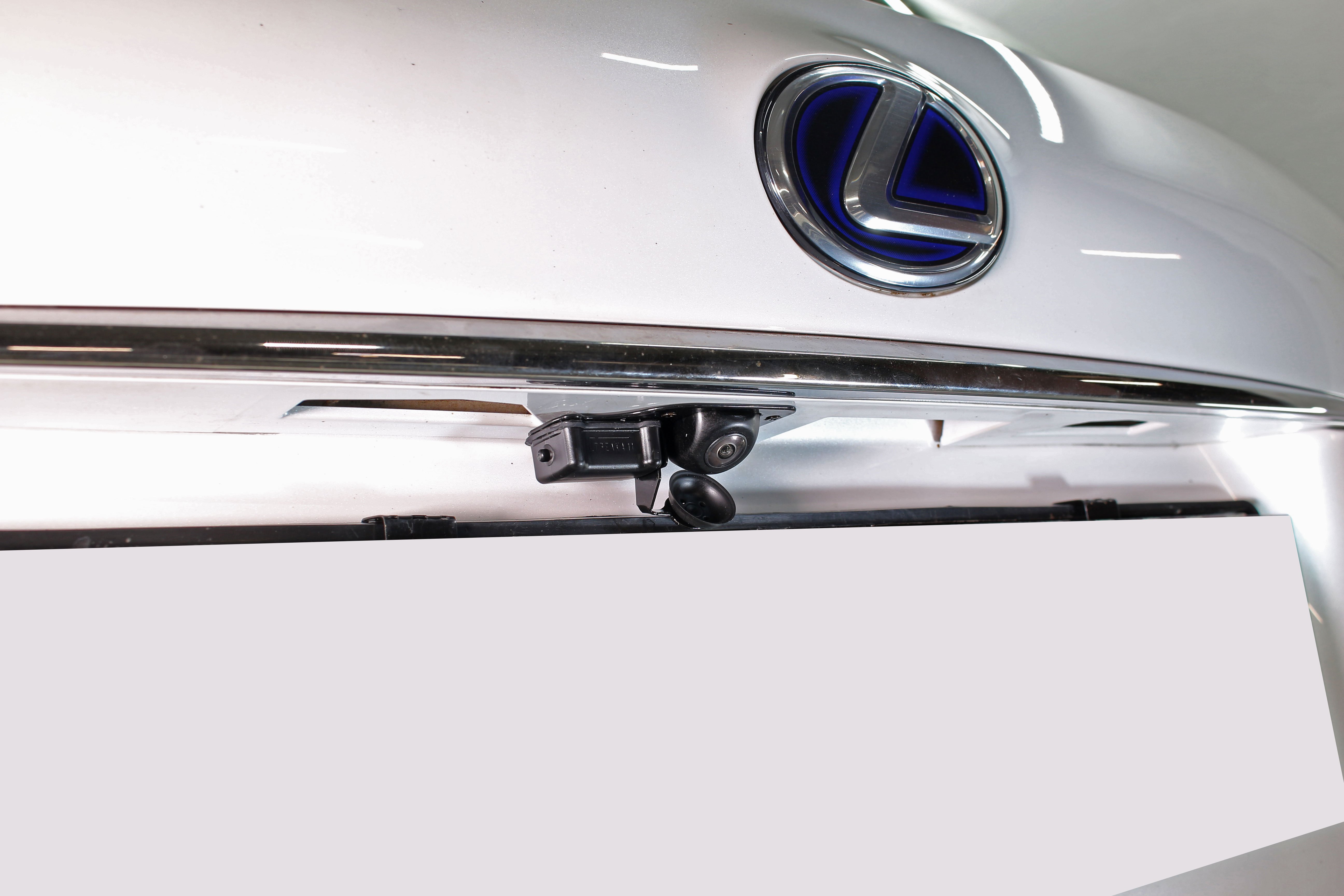 Защита камеры заднего вида для Lexus NX I