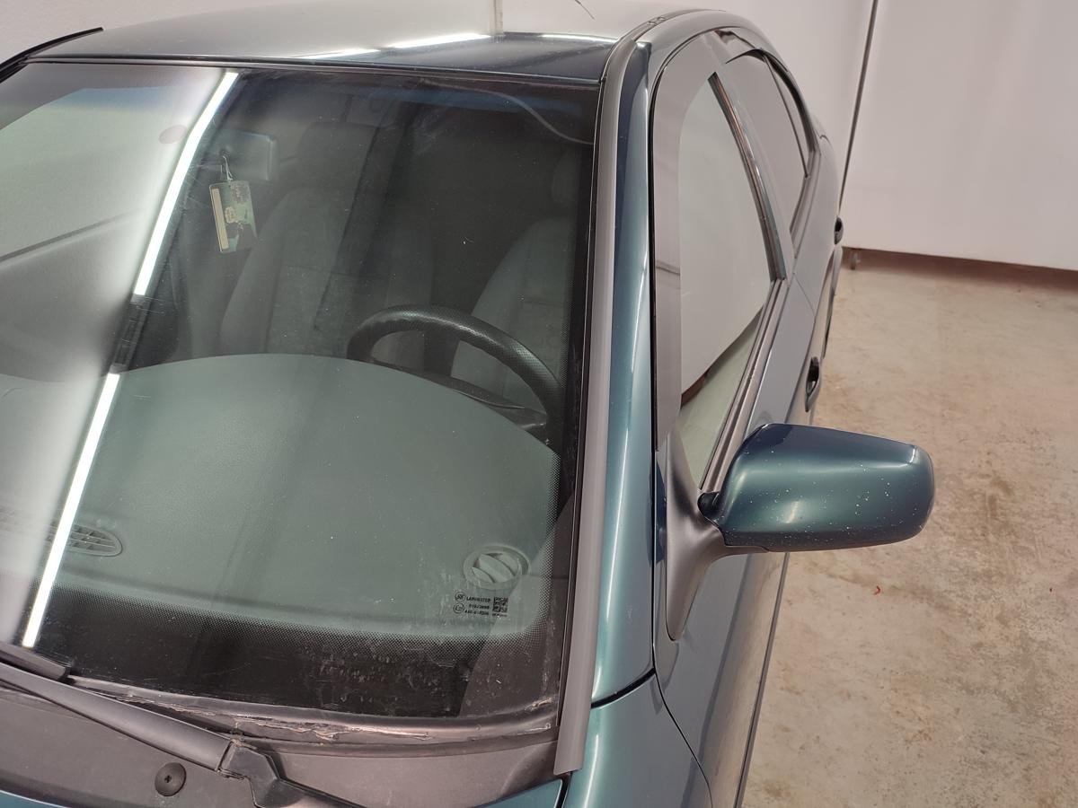 Дефлектор (водосток) лобового стекла для Skoda Octavia I (A4)