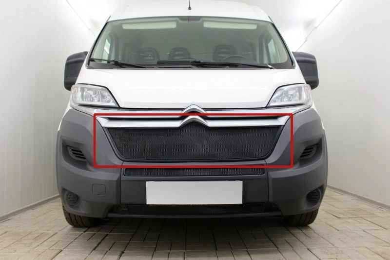 Защитная сетка радиатора верх для Citroen Jumper  II Рестайлинг Черный Стрелка 11 CJUMP14.top.black