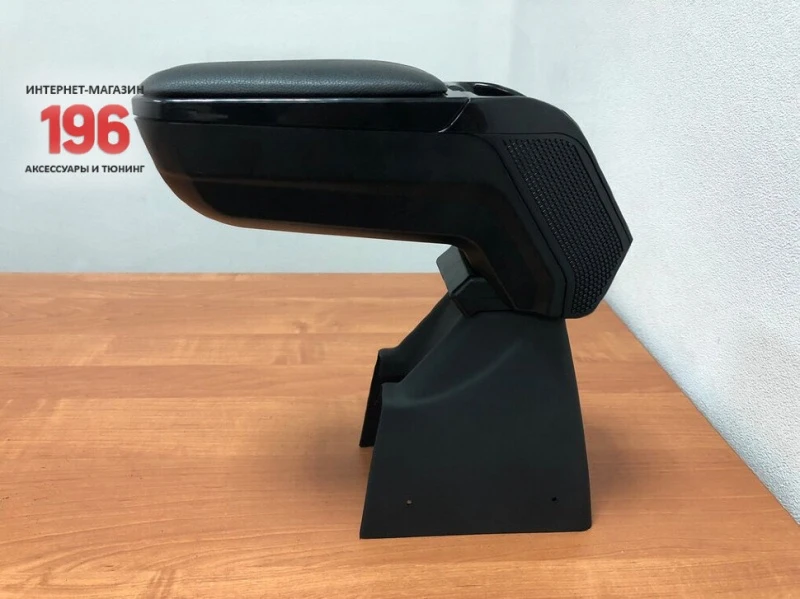 Подлокотник модельный ARM-2 Black с USB-розеткой для Renault Logan I  INOX ARM2007 Black (с USB)