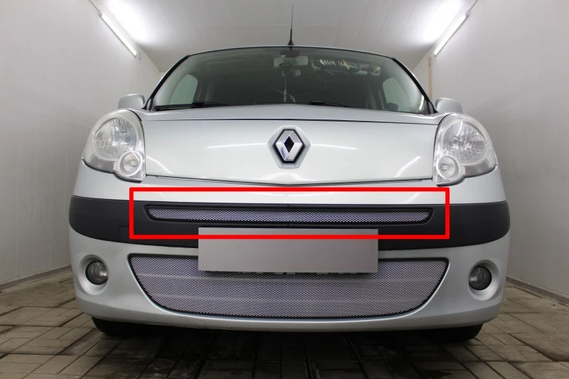 Защитная сетка радиатора верх для Renault Kangoo II Хром Стрелка 11 RKAN08.top.chrome