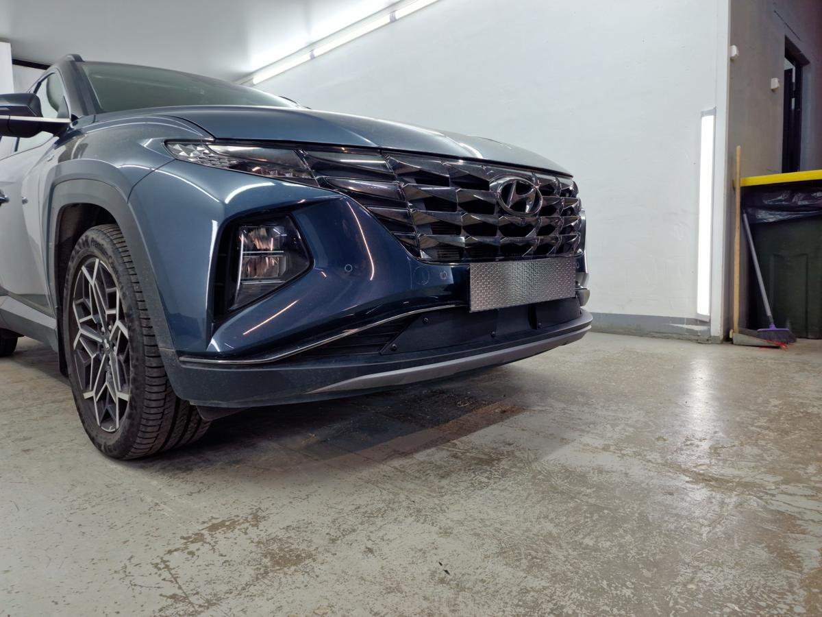 Зимняя заглушка радиатора к съемной сетке низ с датчиком АСС 2 части (короткая база) для Hyundai Tucson IV