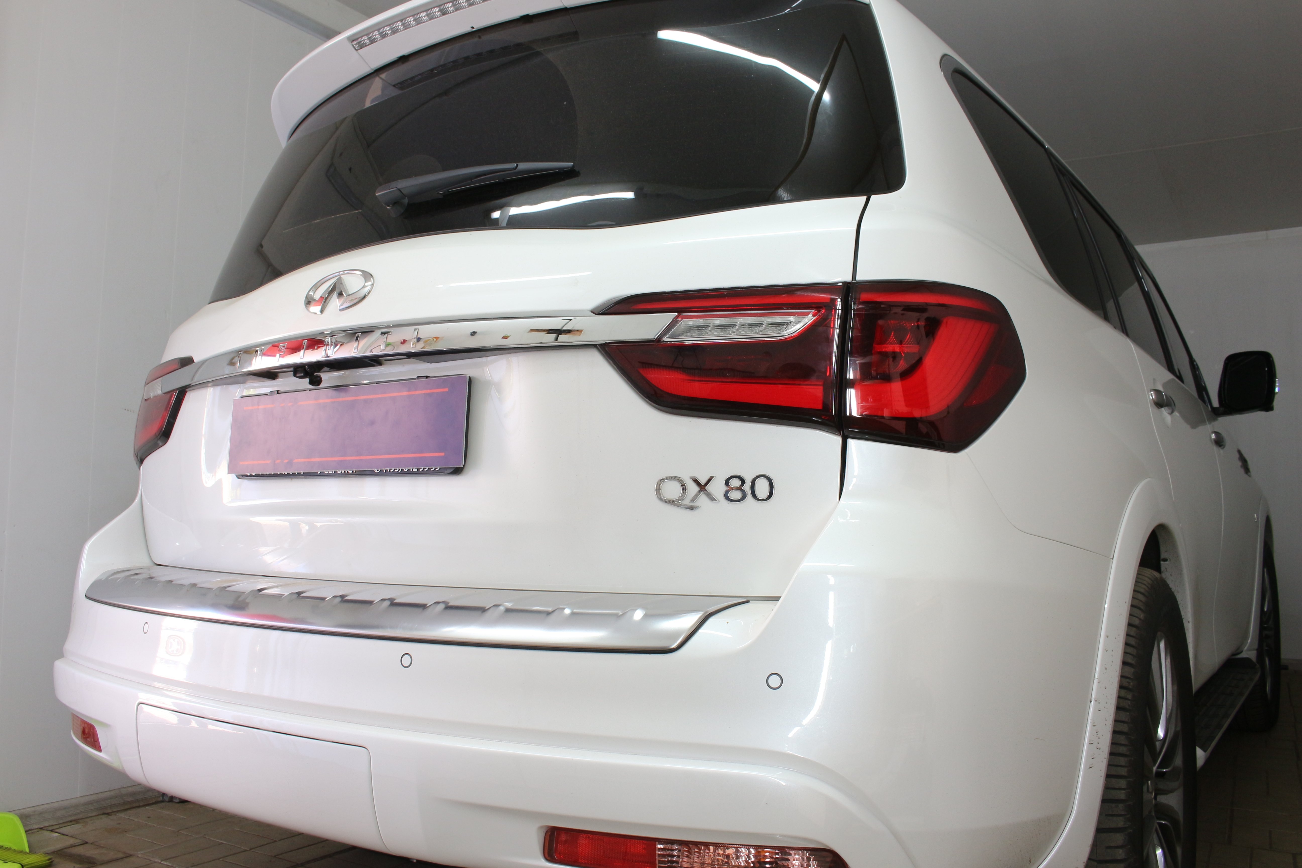 Защита камеры заднего вида для Infiniti QX80 I Рестайлинг 2