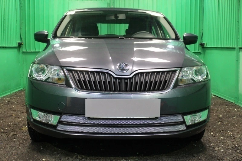 Защитная сетка радиатора 2 части для Skoda Rapid I Хром Стрелка 11 SKRAP.chrome