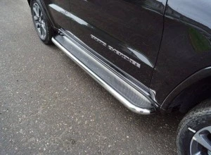 Пороги с площадкой (нерж. лист) 60,3 мм для Jeep Grand Cherokee IV (WK2) Рестайлинг 2 Серый ТСС GRCHER17-22
