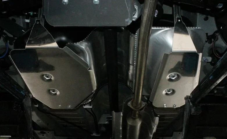 Защита топливного бака (комплект 2шт) для Toyota RAV4 V (XA50)  ТСС ZKTCC00421