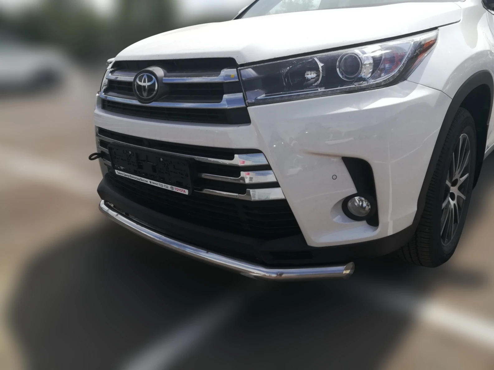 Защита переднего бампера с подгибами d60 мм для Toyota Highlander III (U50) Рестайлинг  Юко THL.17.02-1