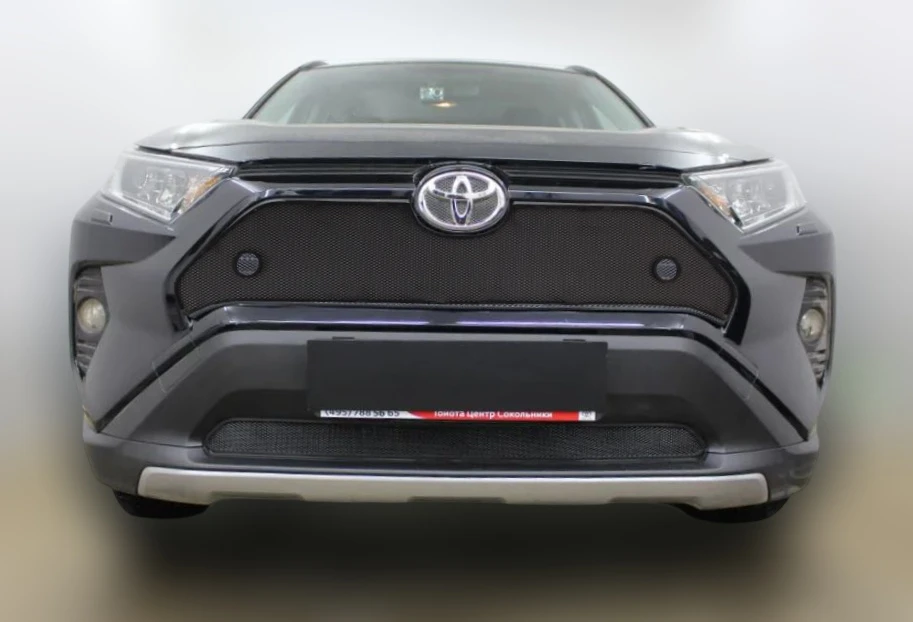 Комплект сеток black верх с парктроником и низ для Toyota RAV4 V (XA50) Черный