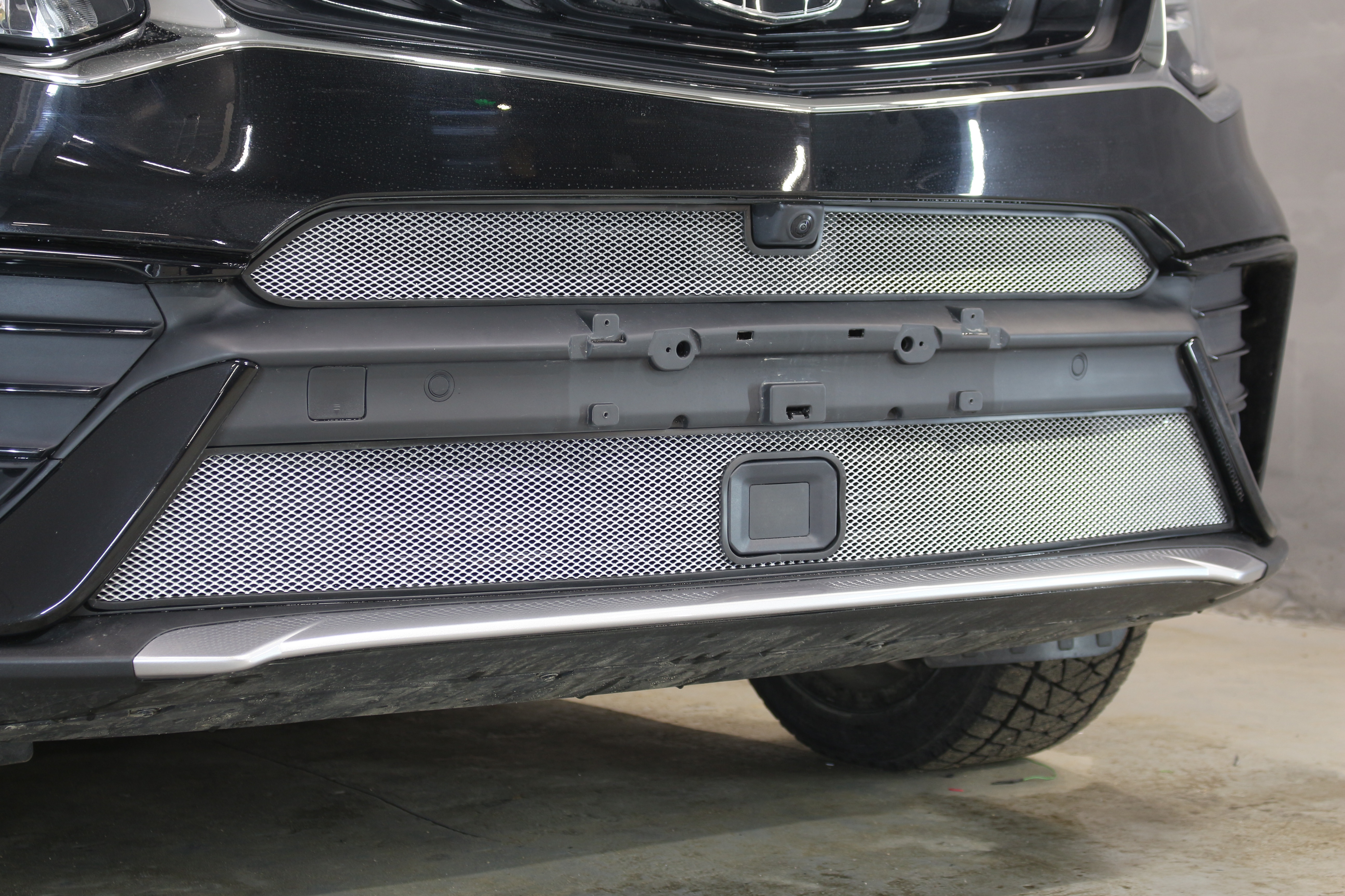 Защитная сетка радиатора верх, с камерой для Geely Tugella I