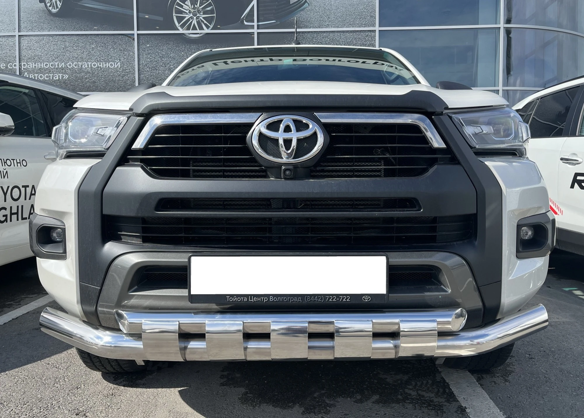 Защита переднего бампера с перемычками d76/60 мм для Toyota Hilux VIII Рестайлинг  Юко THL.20.75-1