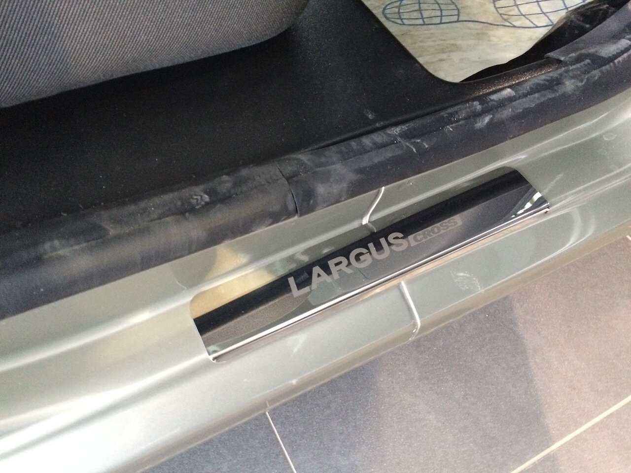Накладки на пороги из нержавеющей стали 4шт. для LADA (ВАЗ) Largus I