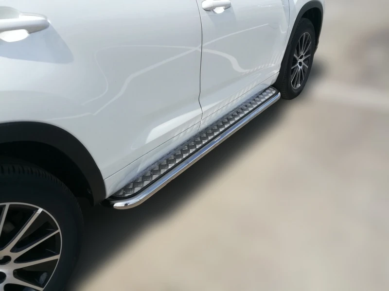 Пороги с накладным листом d53 мм для Toyota Highlander III (U50) Рестайлинг  Юко THL.17.41