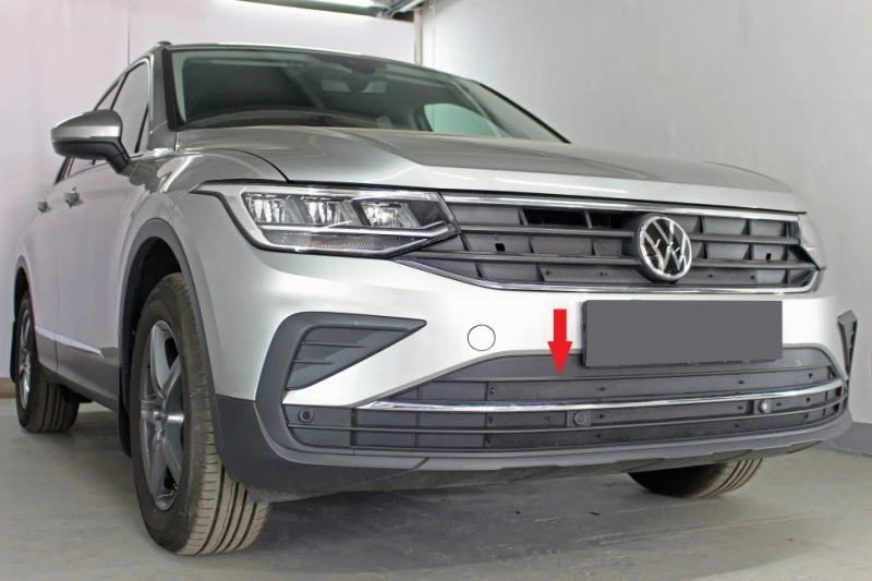 Зимняя заглушка радиатора на стяжке низ (5 частей) для Volkswagen Tiguan II Черный Стрелка 11 ZZ.WVTIG20.bot