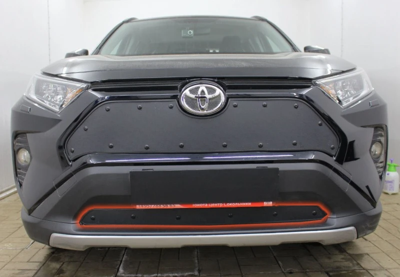 Зимняя заглушка радиатора к съемной сетке низ для Toyota RAV4 V (XA50) Черный Стрелка 11 TRAV19.bot