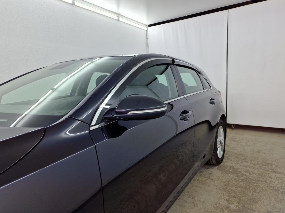 Дефлекторы окон с хром накладками 2D 6 шт (для кузова хэтчбек) для Kia Ceed III