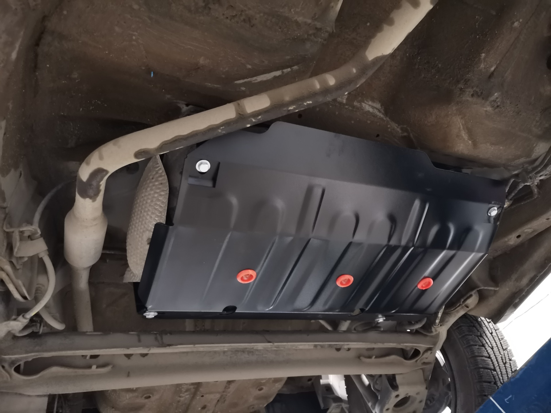 Защита топливного бака для Daihatsu Taft II