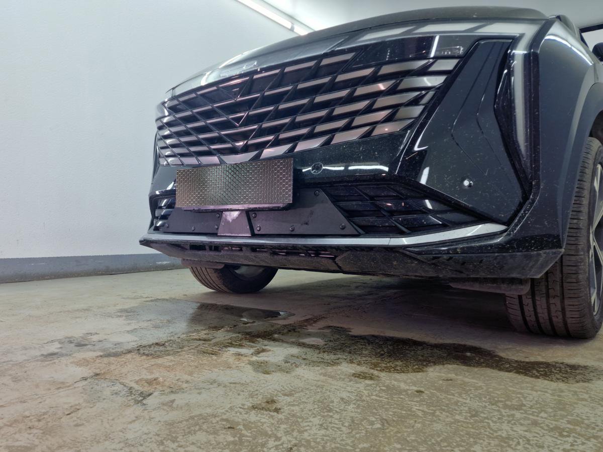Зимняя заглушка радиатора к съемной сетке низ 2 части для Geely Atlas II