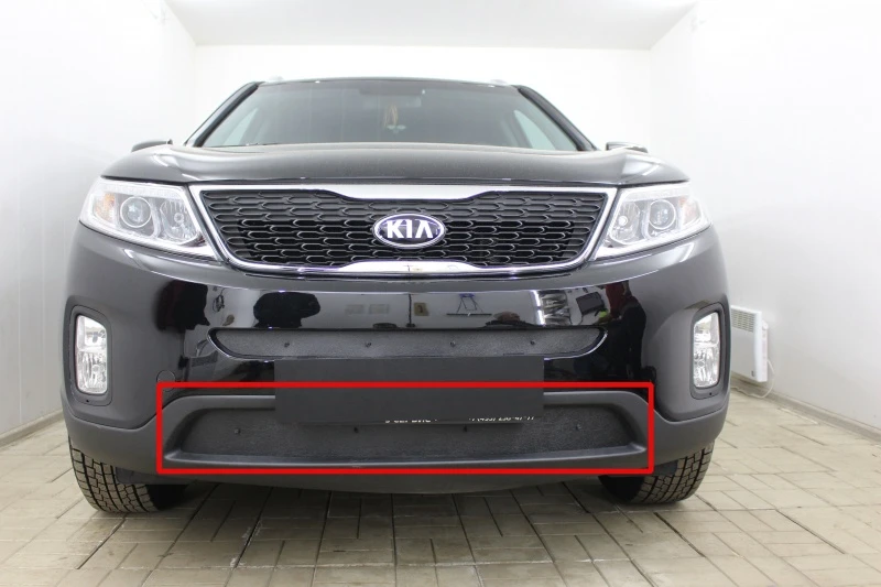 Зимняя заглушка радиатора на стяжке низ для Kia Sorento II Рестайлинг Черный Стрелка 11 ZZ.KSOR12.bot