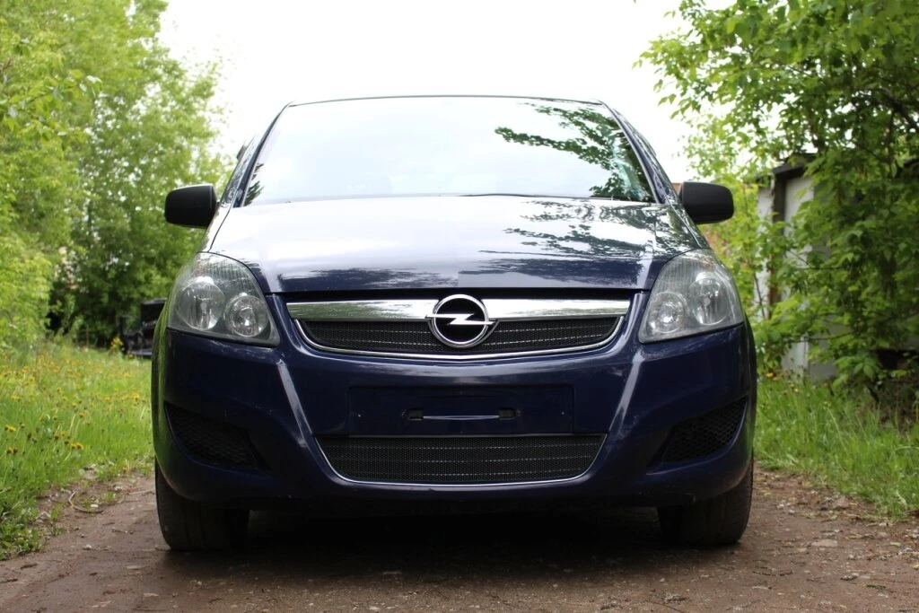 Защитная сетка радиатора низ для Opel Zafira B Рестайлинг