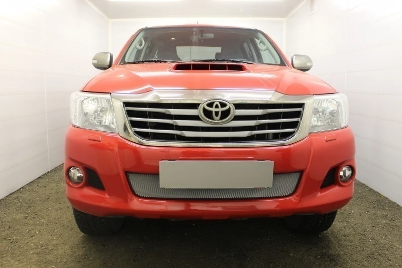 Защитная сетка радиатора для Toyota Hilux VII Рестайлинг Хром Стрелка 11 TOYHIL11.chrome