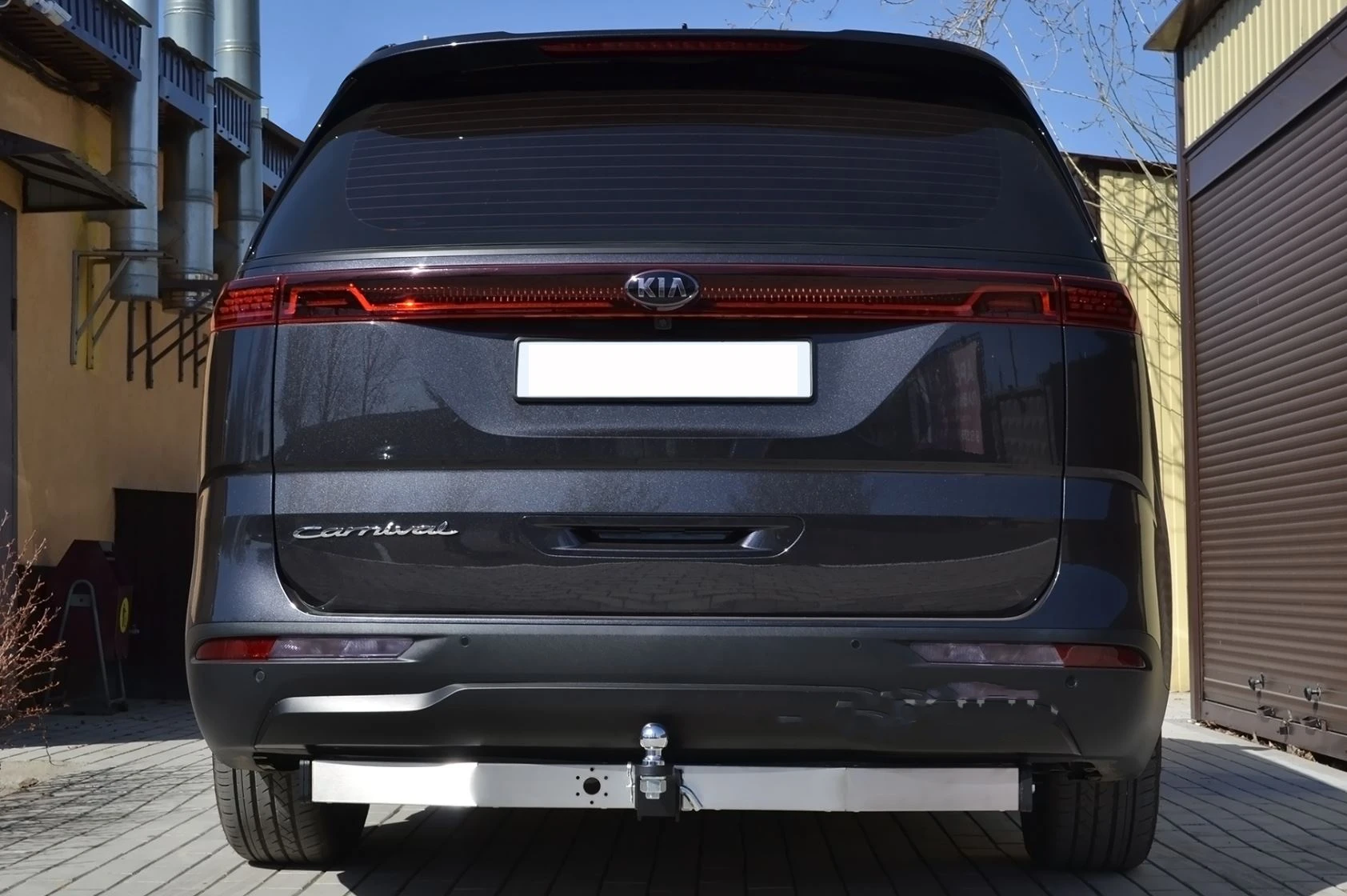 Фаркоп Pt group с типом шара E с нерж.накладкой для Kia Carnival IV