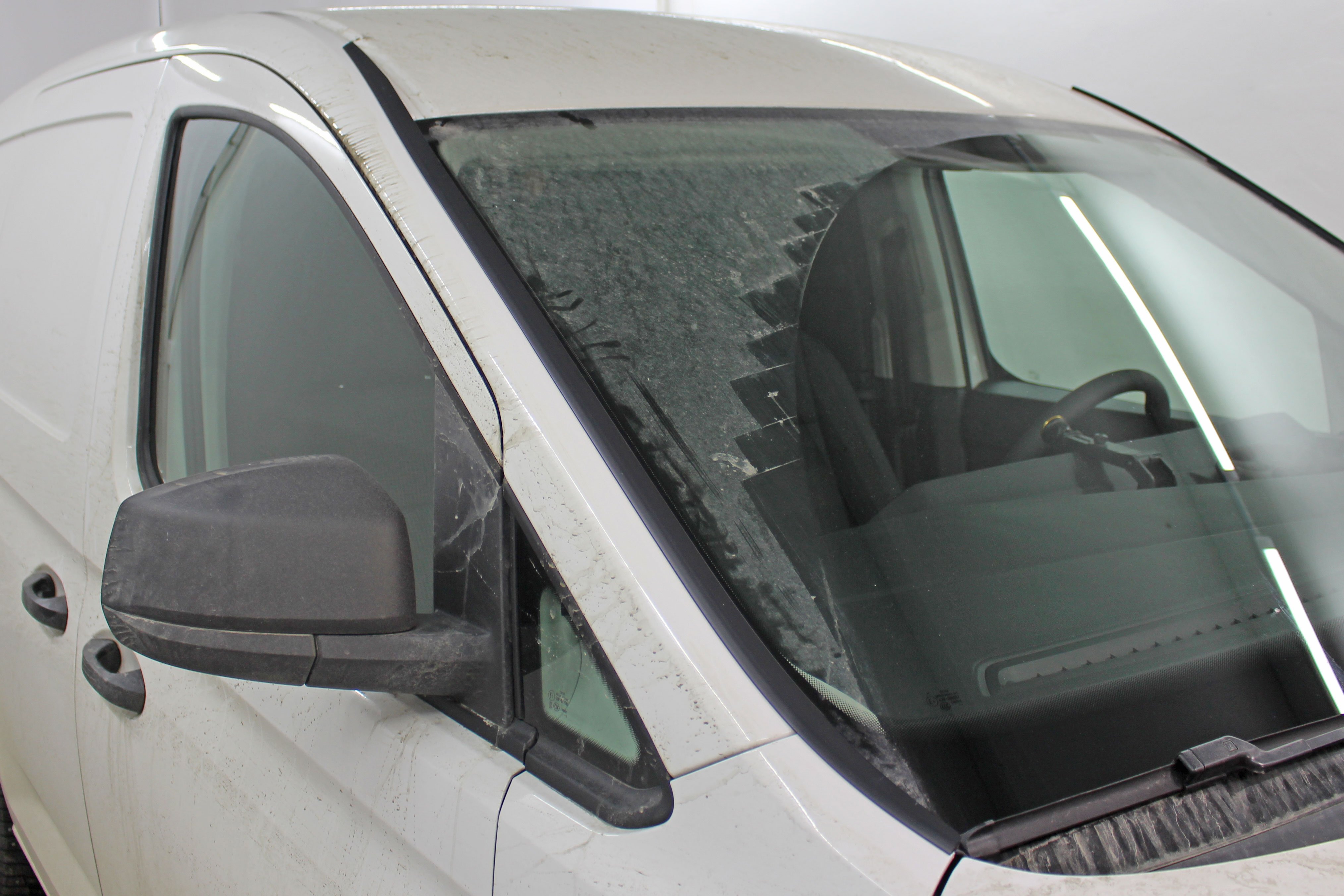 Дефлектор (водосток) лобового стекла для Volkswagen Caddy V