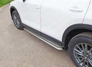 Пороги с площадкой (нерж.лист) 42,4 мм для Mazda CX-5 II Рестайлинг Серый ТСС MAZCX517-20
