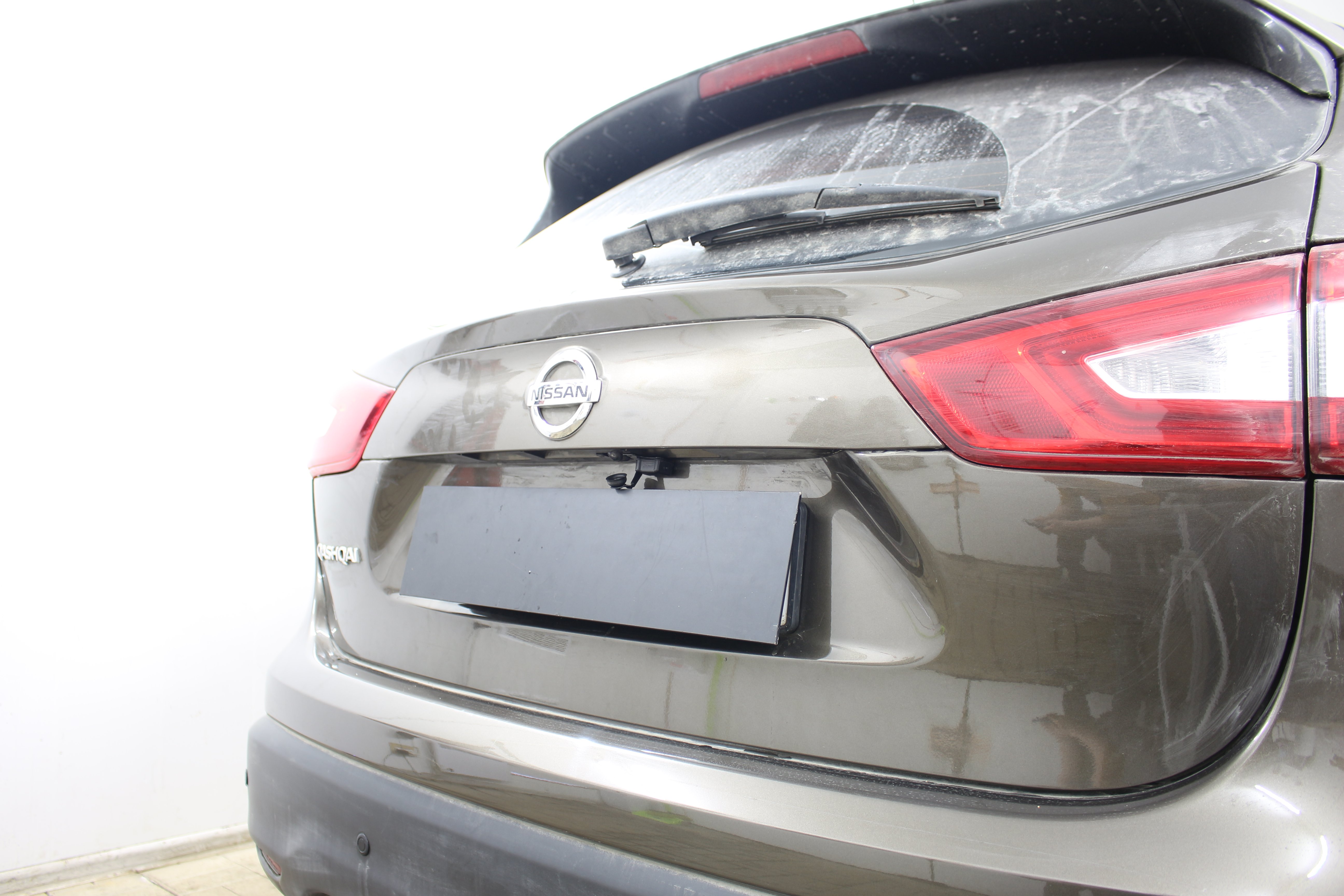 Защита камеры заднего вида для Nissan Qashqai II