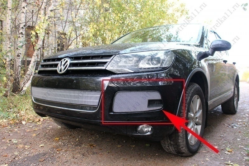 Защитная сетка радиатора боковые (2 части) для Volkswagen Touareg II Хром Стрелка 11 VWTOUAR10.cor.chrome