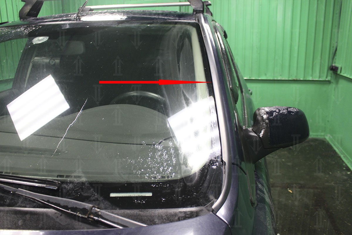 Дефлектор (водосток) лобового стекла для Ford Focus II