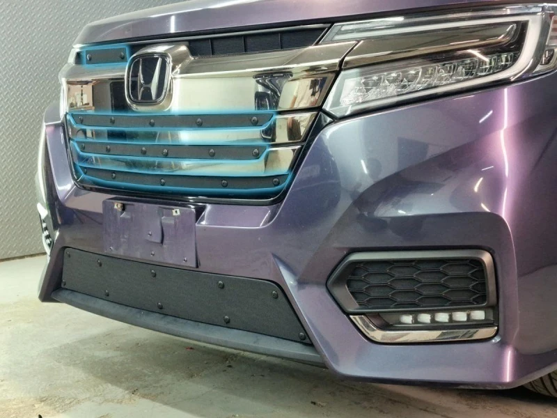 Зимняя заглушка радиатора на стяжке верх 5 частей для Honda Stepwgn V Рестайлинг Черный Стрелка 11 ZZ.HONSW17.top
