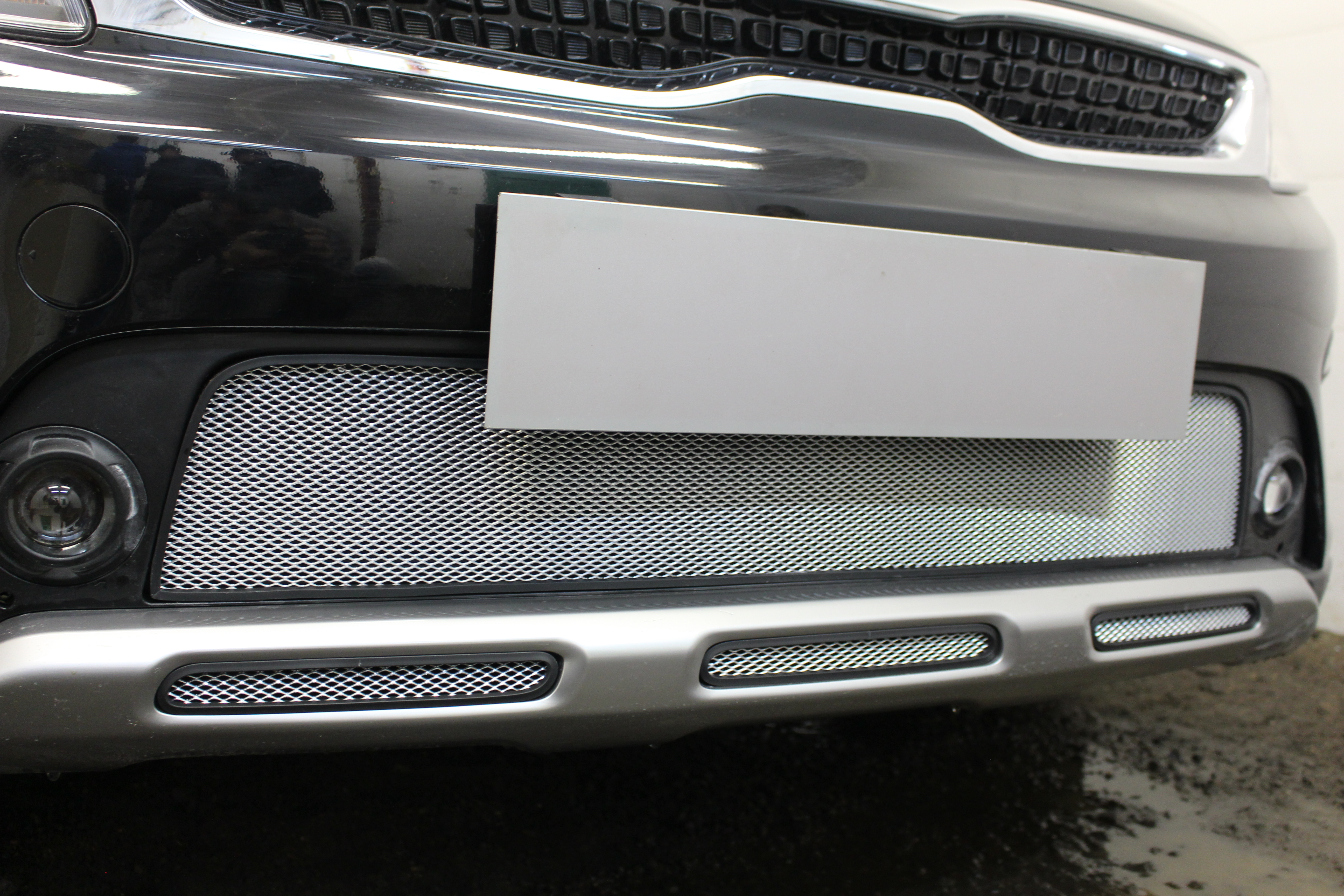 Защитная сетка радиатора центр для Kia Rio X (X-Line) I