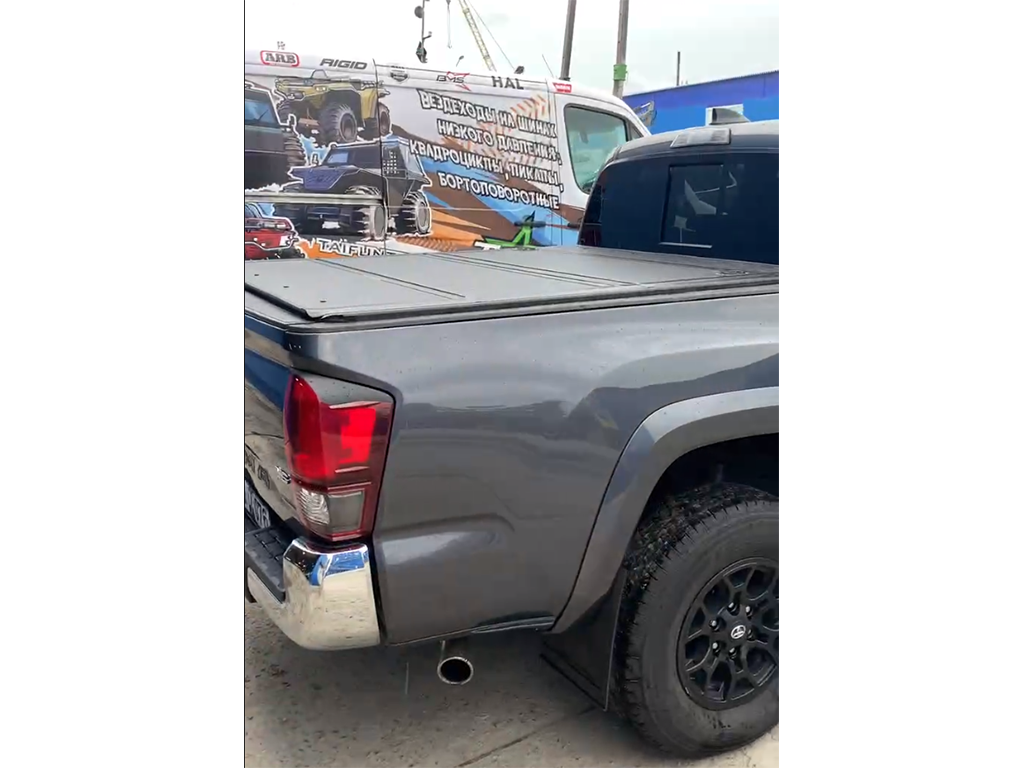 Крышка 4-х секционная HAL 4S PRO для Toyota Tacoma III