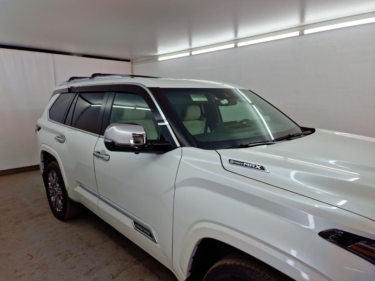 Дефлекторы окон 2D  с хром накладками 6 шт. для Toyota Sequoia III
