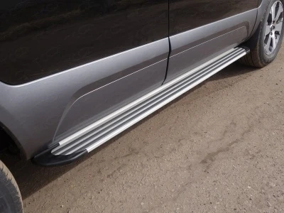Пороги алюминиевые "Slim Line Silver" 1720 мм для Audi Q3 I (8U) Рестайлинг Серебрянный ТСС AUDIQ315-02S