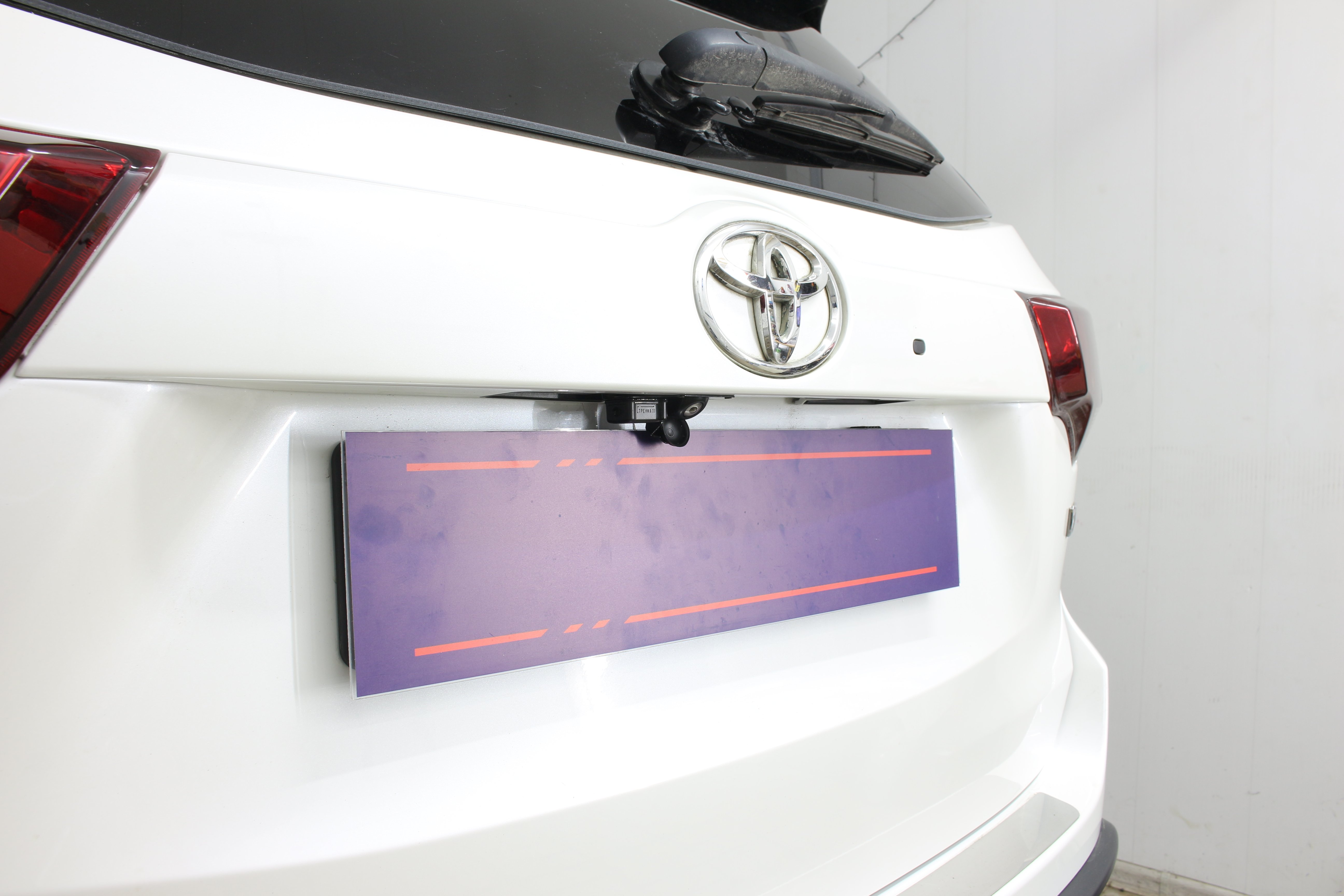 Защита камеры заднего вида для Toyota Highlander III (U50)