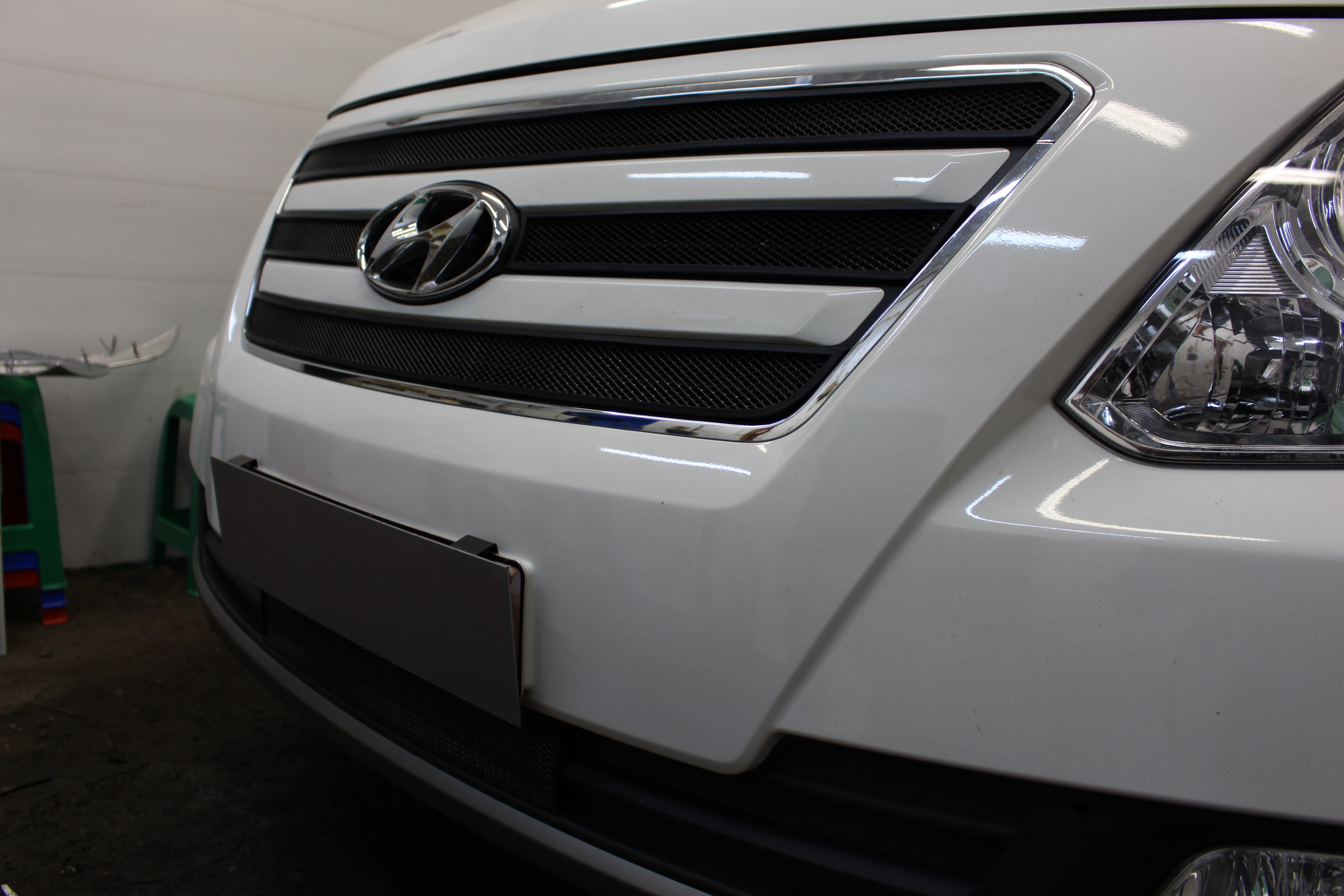 Защитная сетка радиатора верх 4 части для Hyundai H-1 (Starex) II Рестайлинг