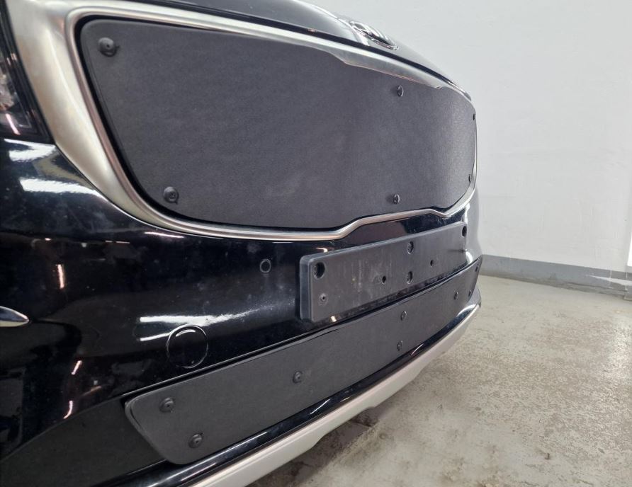 Зимняя заглушка радиатора к съемной сетке низ для Kia Carnival (YP) III Рестайлинг