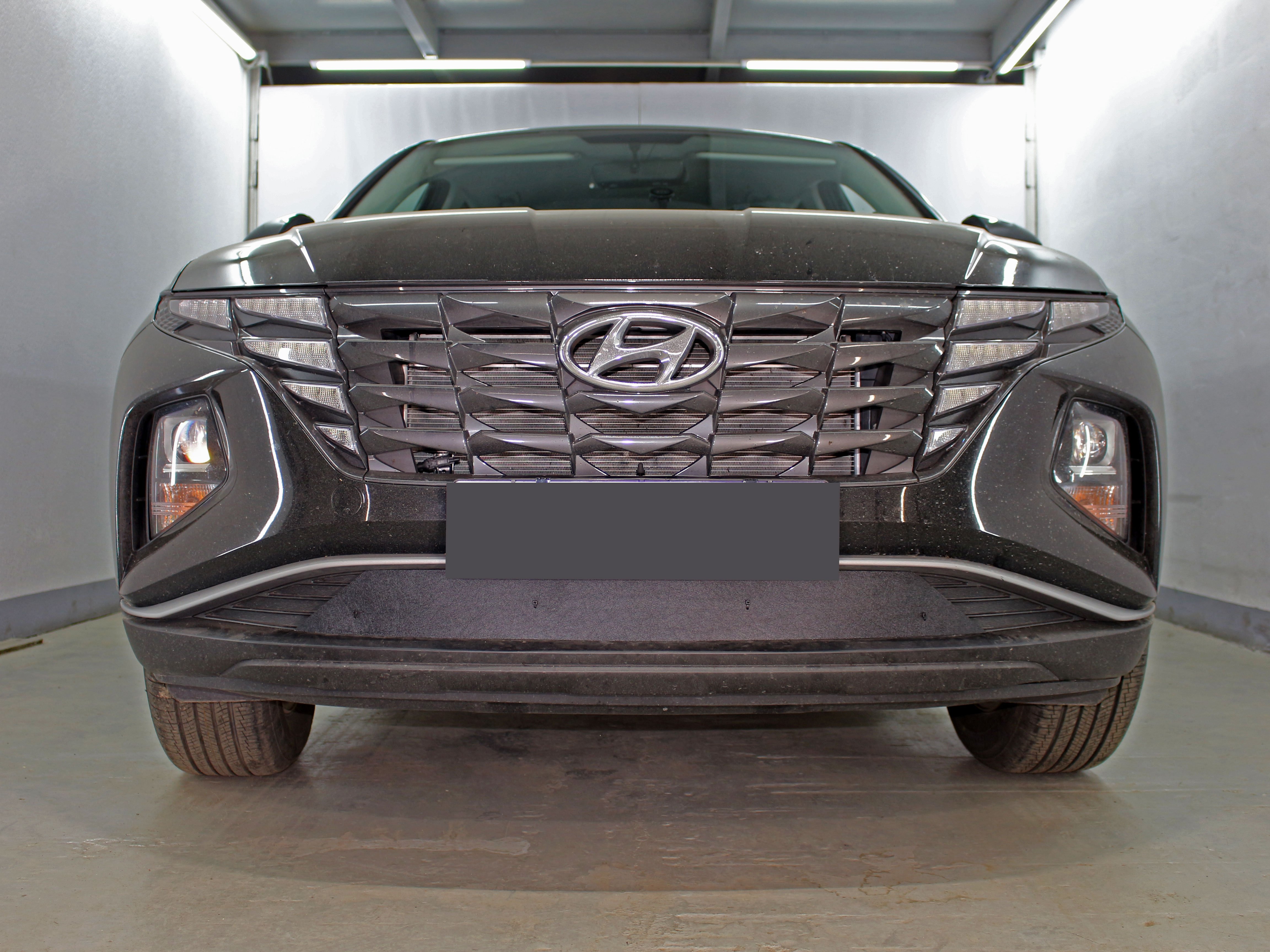 Зимняя заглушка радиатора на стяжке низ 2 части с датчиком АСС (короткая база) для Hyundai Tucson IV