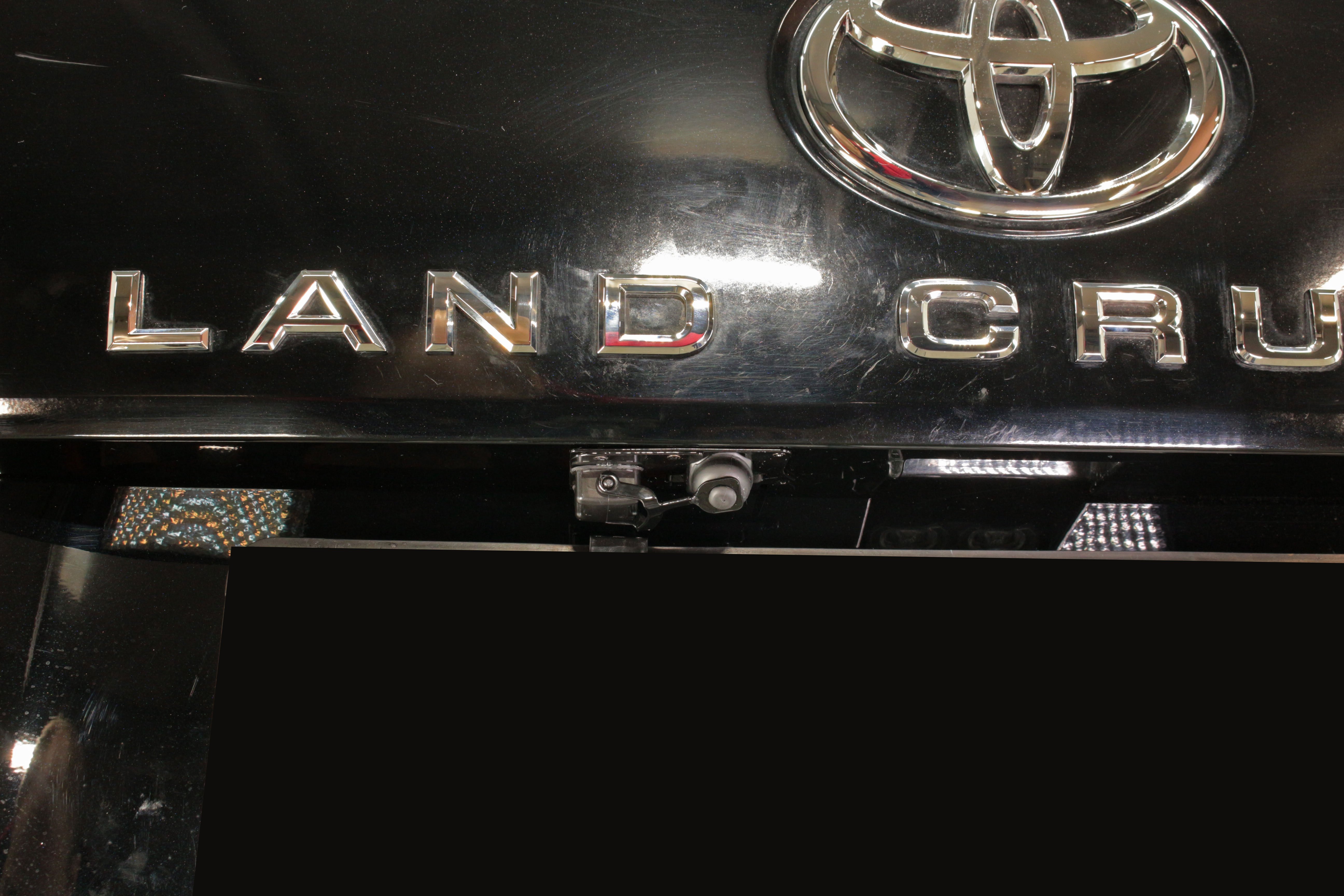 Защита камеры заднего вида для Toyota Land Cruiser 300 Series