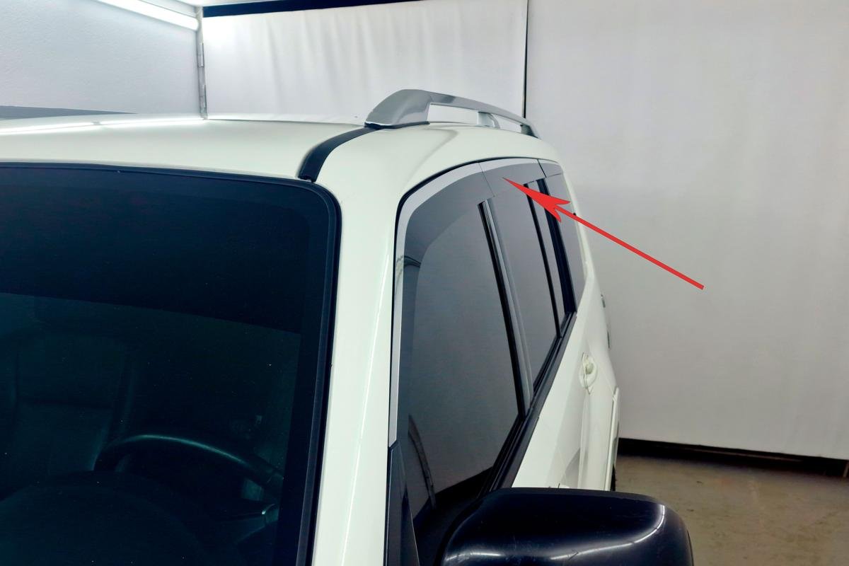 Дефлекторы окон 2D с хром накладками 6 шт. для Mitsubishi Pajero IV