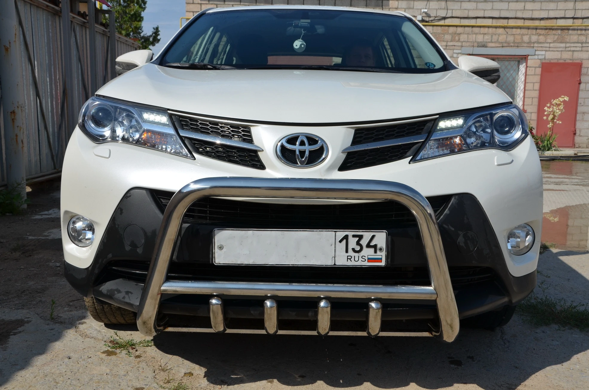 Защита переднего бампера скоба низкая+зубья d60/42/42 мм для Toyota RAV4 IV (XA40)  Юко TRAV.13.76