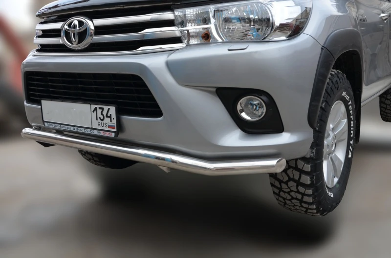 Защита переднего бампера волна d60 мм для Toyota Hilux VIII  Юко THL.15.07
